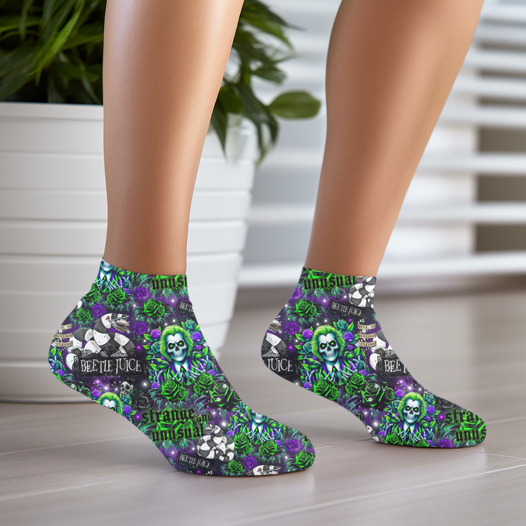 DONT TRUST THE LIVING SOCKS